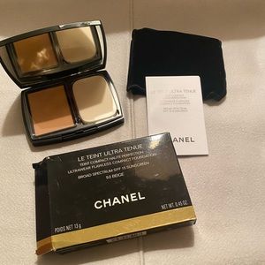 Chanel Ultra le Teint foundation
